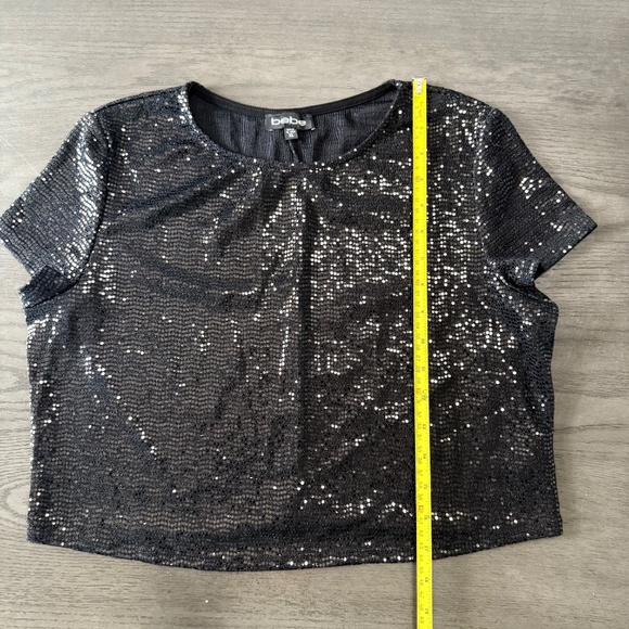Bebe 2 piece Black Sequin set-cropped short sleeve Top and midi skirt Size XL - Picture 6 of 12